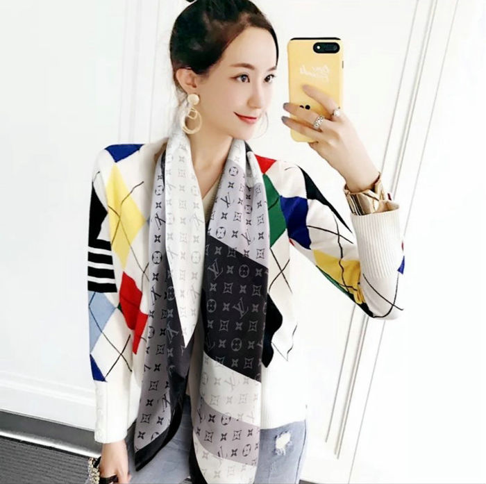 Louis Vuitton Scarf LVS00157